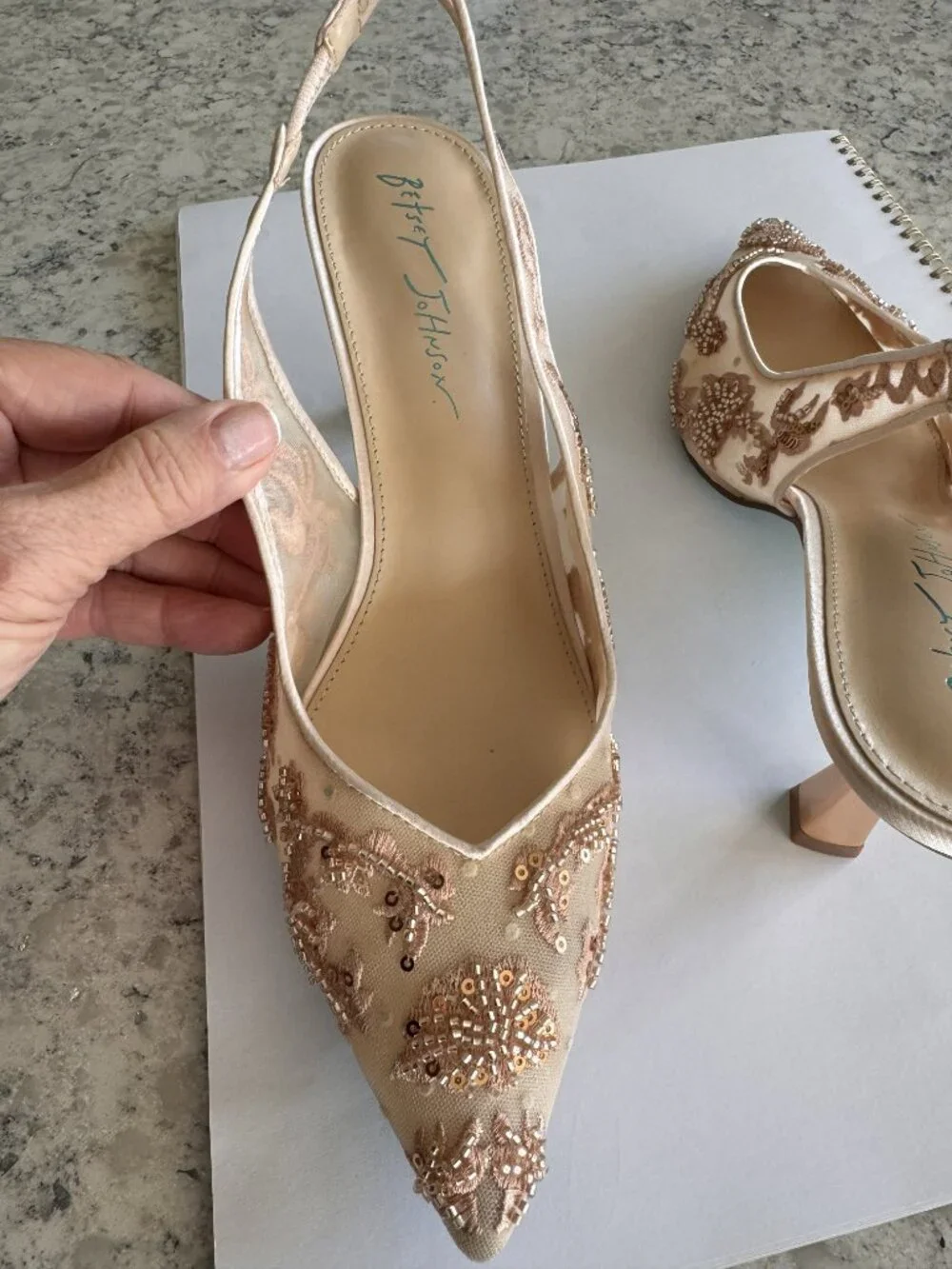 Betsey Johnson Nikki Pump, size 9, Gold Metallic - Picture 2 of 5